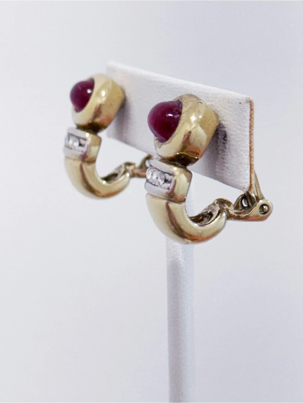 Vintage gold tone red glass cabochon cz clip on earrings